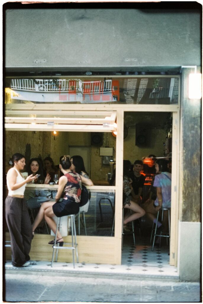 vermuteria la rola en Sant Antoni barcelona